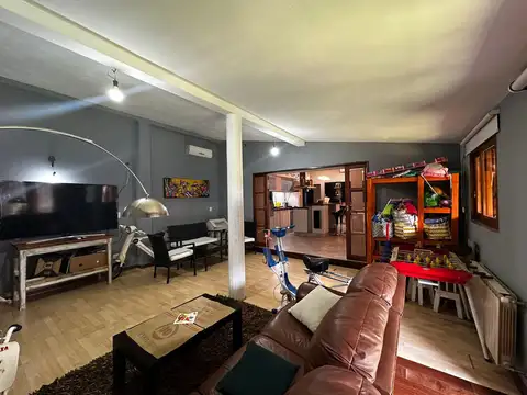 Casa 5 ambientes con 3 baños