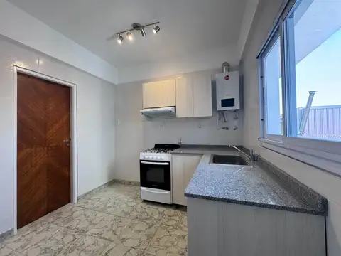 Oficina en Alquiler en Floresta, $ 1.500.000