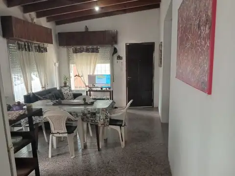 Casa de dos dormitorios en venta en City Bell, La Plata