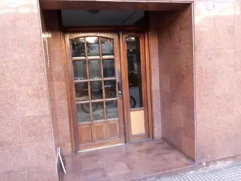 Paraguay 1900, Piso 8