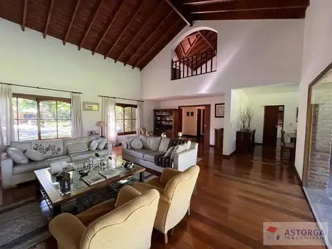Casa en Venta con 1 cochera
