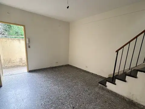 Depto Tipo Casa 3 ambientes con 1 baño