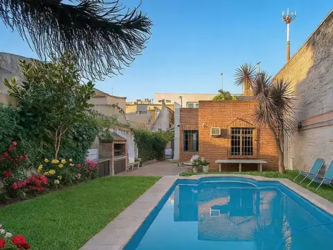 Portela 800 Flores Casa 4amb U$285.000