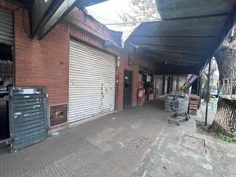 3 LOCALES Y UN DEPARTAMENTO - a MTS DE LA RUTA 202
