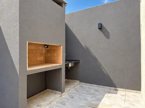 Depto Tipo Casa 4 ambientes con 2 baños