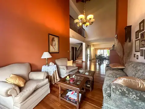 Casa 5 ambientes con 5 baños