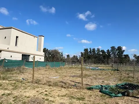 Terreno en Venta en La Lonja, USD 32.000