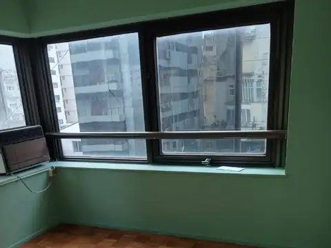 SE VENDE DPTO 2 AMB AL FRENTE CON BALCON Y COCHERA EN BARRIO NORTE