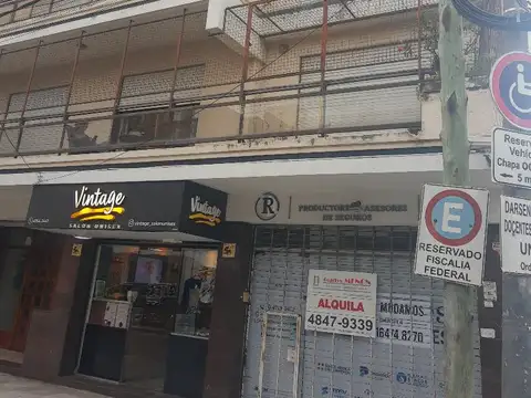 BUEN LOCAL, 3.40 X 11, 2 BOXES, BAÑO COCINA, PATIO, BAJA EXPEBSA