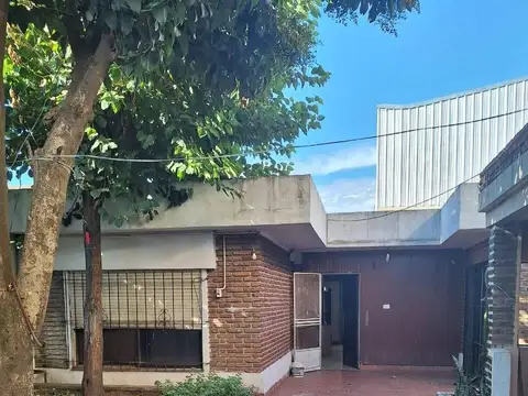 Casa en alquiler c/ cochera en Los Polvorines