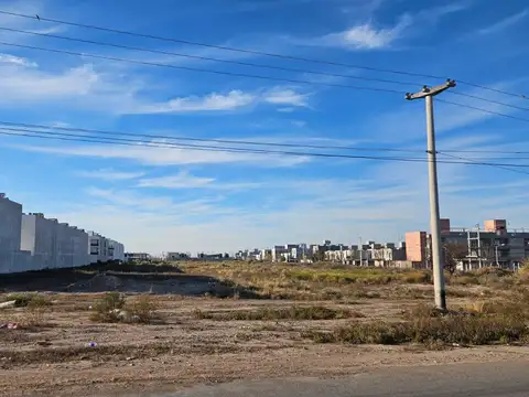 LATERAL ACCESO ESTE (RUTA 7) Y 20 DE NOVIEMBRE, SAN MARTIN 0