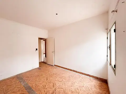 Venta casa interna, 2 patios, barrio tranquilo
