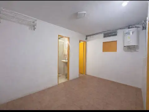 LOCAL ALQUILER PARQUE CHACABUCO ENTREPISO SIN EXP