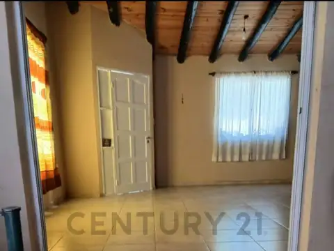 Casa en Alquiler con 1 cochera