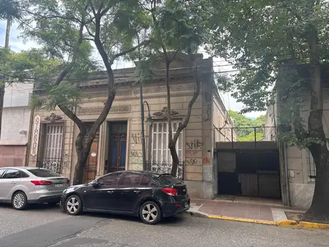 Tres de Febrero  al 800