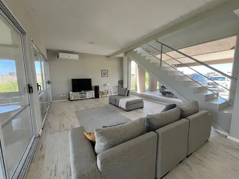 Casa de 5 ambientes en alquiler 