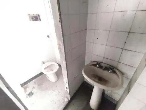 Local en Alquiler en El Palomar, $ 300.000