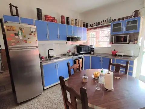 Casa 5 ambientes con 2 baños