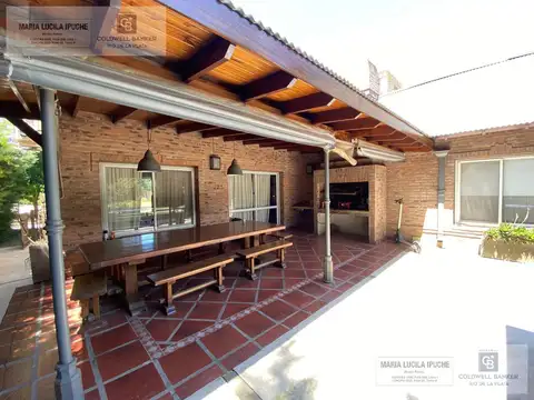 Casa 4 ambientes con 3 baños