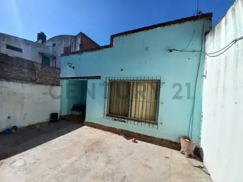 Junin 2500, Piso 0