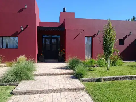 CASA EN ALQUILER BARRIO PRIVADO SAUCES DEL LIMAY