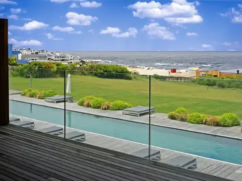 Vende departamento de 3 dormitorios en Manantiales.