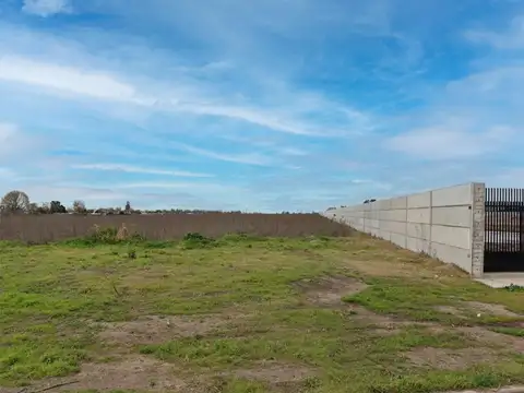 Terreno en  Av. Circunvalación - Colectora Juan Pablo II 4500,  a metros de Uriburu