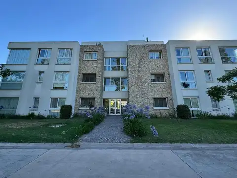 Venta Departamento 2 ambientes PB en Country BsAs Village
