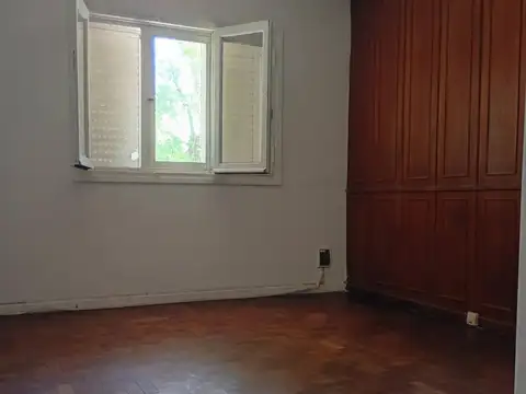 Casa 5 ambientes con 1 baño