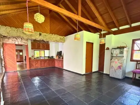 Venta de casa en el barrio El Carmencito con terreno de 2.100 m²