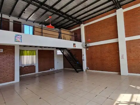 Venta local 2 niveles 242 m2 villa krause rawson