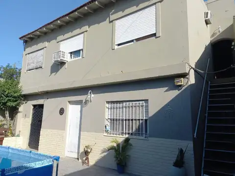 Venta Casa multifamiliar a mts de Ruta 202