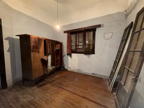 Casa 6 ambientes con 2 baños