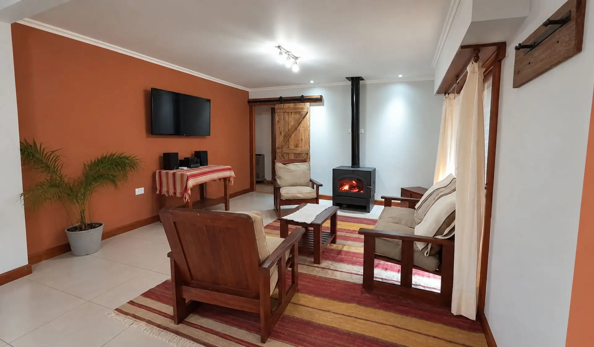 CASA 4 AMBIENTES CON QUINCHO Y PATIO. APTO CREDITO