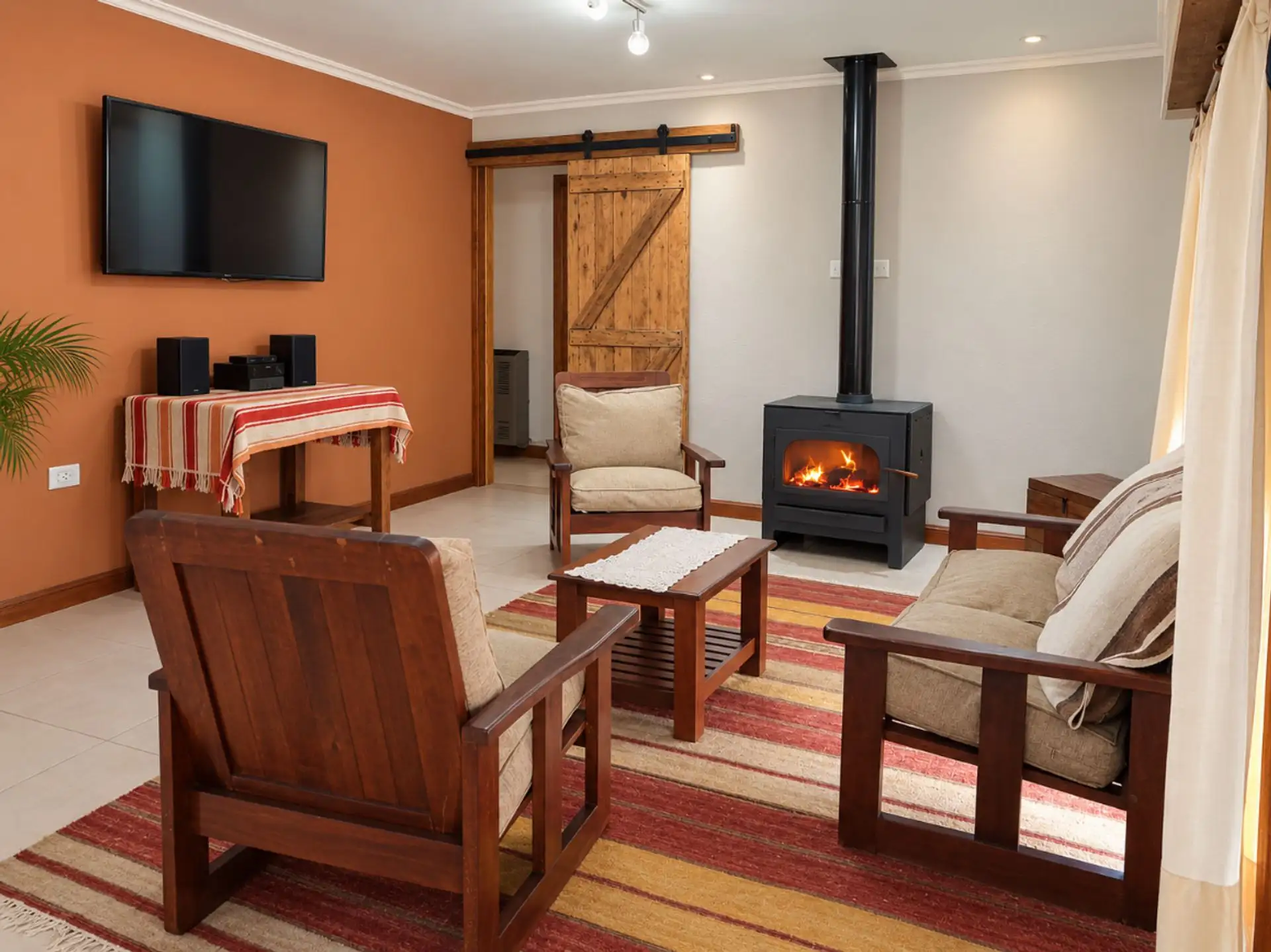 CASA 4 AMBIENTES CON QUINCHO Y PATIO. APTO CREDITO