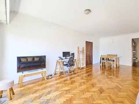 VENTA departamento 4 amb dependencia y cochera en Almagro