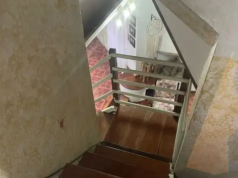 VENTA CHALET DE DOS PLANTAS EN ADROGUE