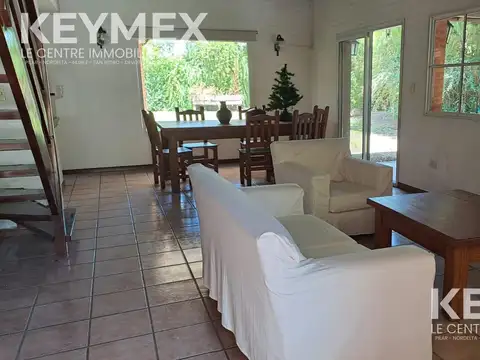 Casa 4 ambientes con 2 baños