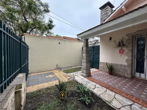Casa 2 ambientes con 1 baño