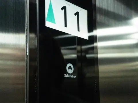 Avenida Paseo Colón  al 1400