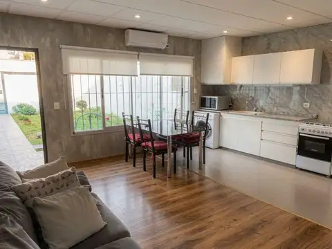Depto Tipo Casa en Alquiler de 1 dormitorio