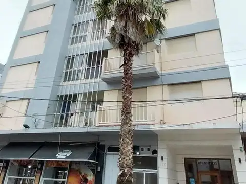 MONOAMBIENTE A METROS DEL MAR Y LA PEATONAL