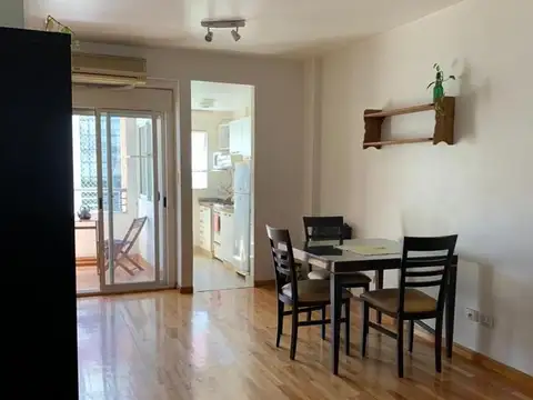 Departamento en Alquiler en Chacarita, USD 750