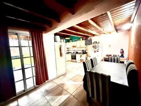 CASA EN VENTA EN BARRIO PARQUE EL CAZADOR 3 DORMITORIOS  PARQUE PILETA GARAGE