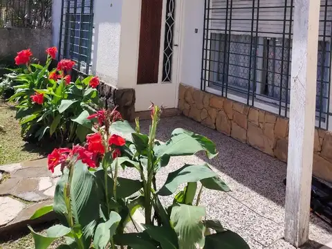 Casa en Venta en Castelar, USD 130.000