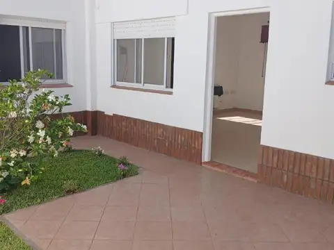 Alquiler casa 2 dormitorios.