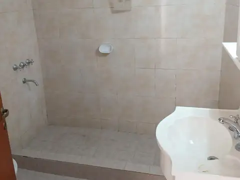 Alquiler casa 2 dormitorios.