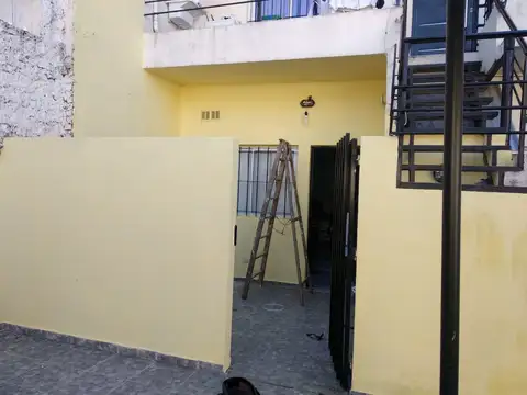 Depto Tipo Casa en Alquiler de 2 ambientes
