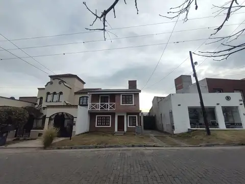 GRAN BOURG - CASA EN VENTA