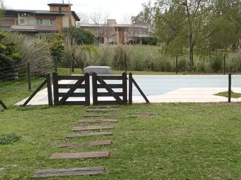 Casa en Venta con 5 cocheras